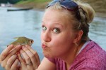 julia-fish-kiss