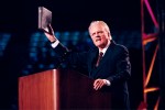 Billy-Graham-preaching